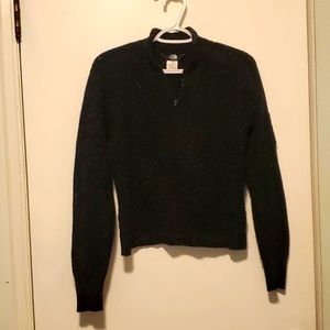 North Face Vintage-Style 1/4 Zip Sweater
